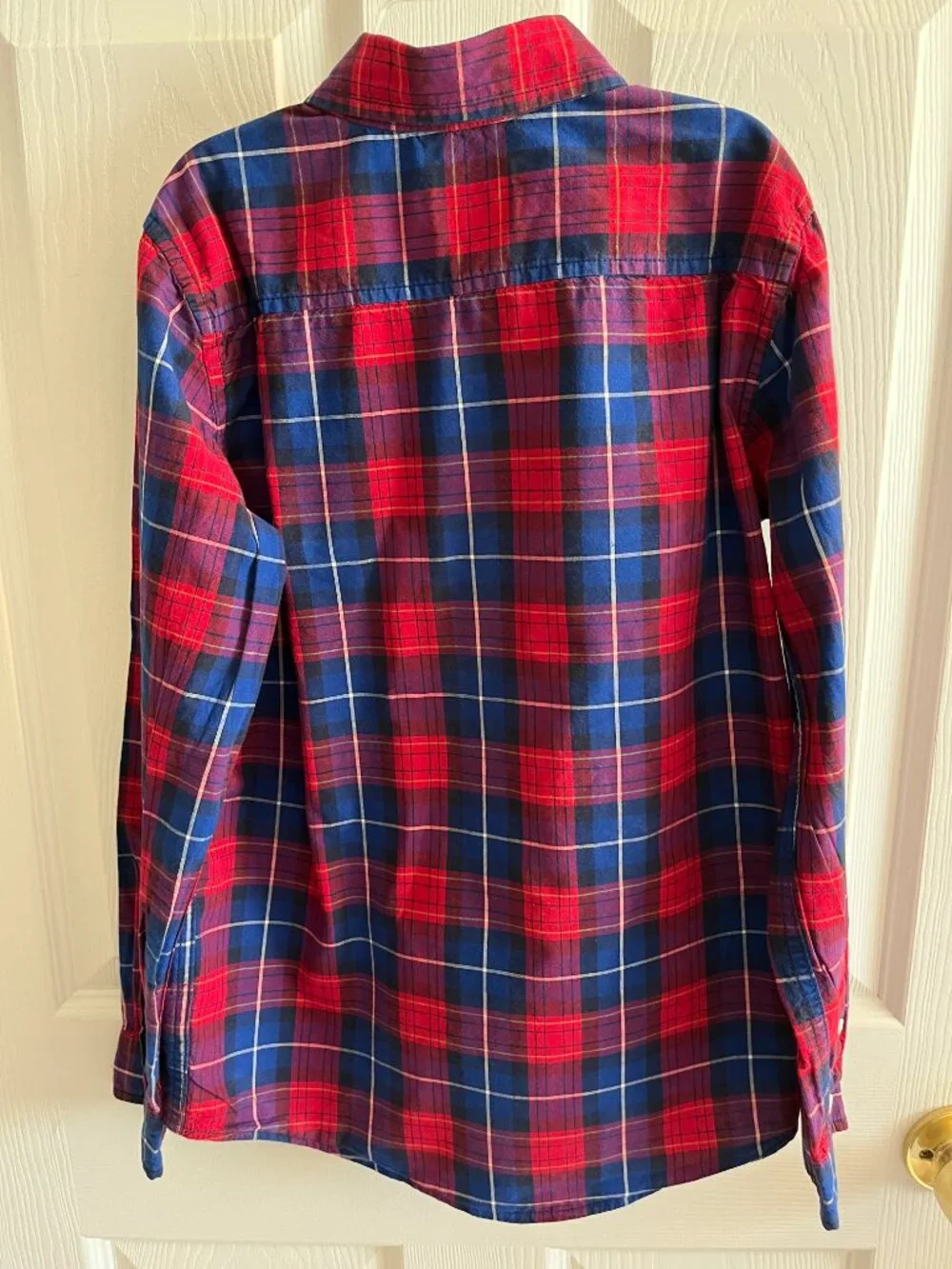 Boys 10-12 Children's Place long sleeved red and blue plaid button down